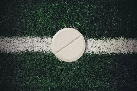 مشكلة إدمان الحبوب المنومة.. لاعب بدوري الدرجة الثانية الإنجليزي يكشف أسرار خطيرة